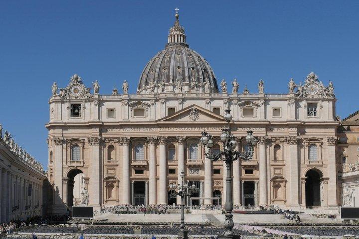 St. Peter’s Basilica Tour with Papal Tomb & Vatican Grottoes