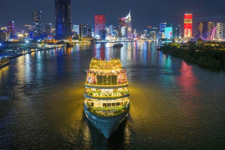 Rever Saigon Luxury Dinner Cruise with Hotel Pickup & Dinner