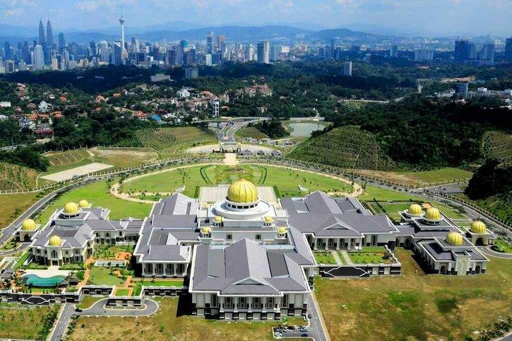 Kuala Lumpur City & Batu Caves Combo Tour
