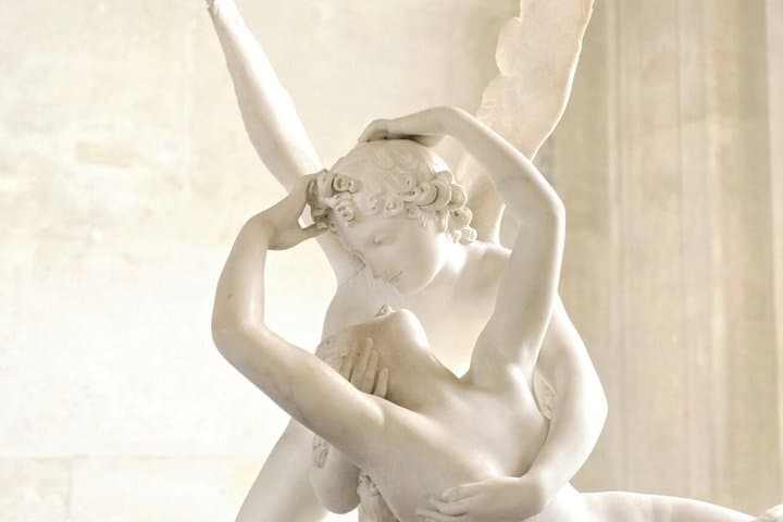 Mona Lisa and Treasures: Louvre Museum Experience 6-people Max