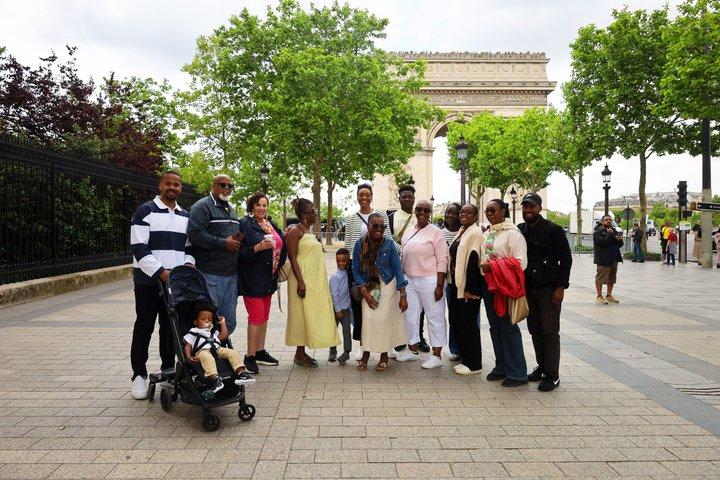 PARIS -Full day tour in van for groups (up to 14 ppl) with PHOTOS