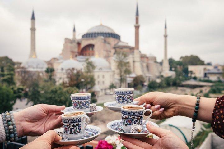 Istanbul: Taste of Taksim, Karaköy & Spice Bazaar Food Tour