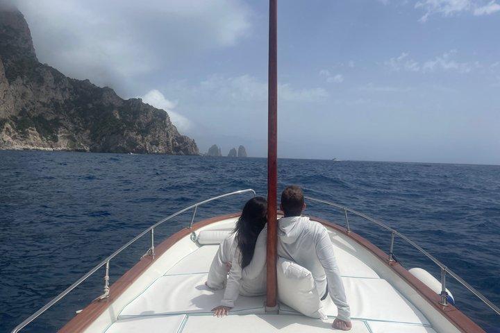 Tour of the Faraglioni of Capri and the Highlights of the island