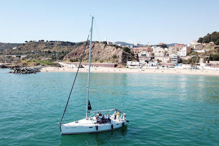 Sailing Boat Trip in Barcelona with Snacks and Drinks