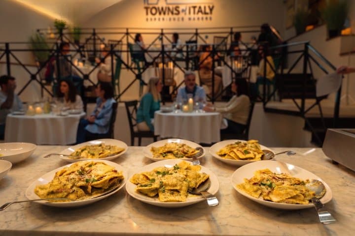 Rome Dinner Show with Live Opera & Pasta Live Cooking Experience