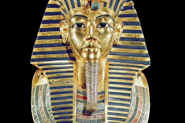 Private Giza Pyramids & Grand Egyptian Museum Tour