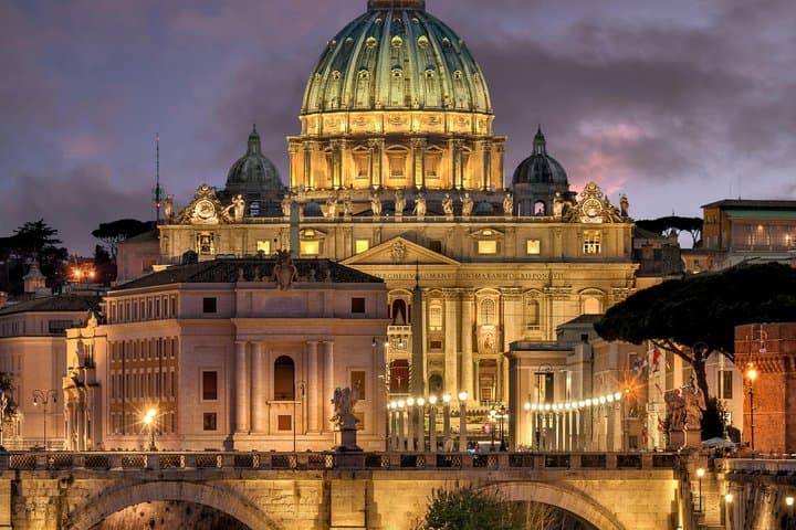 St. Peter's Basilica Priority Entry with Digital Audio Guide