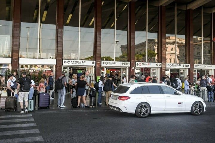 Rome Private Transfer with Authentic Italian Breakfast