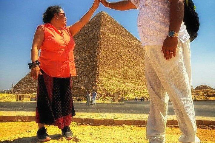 Private Airport Transfer to the Pyramids of Giza