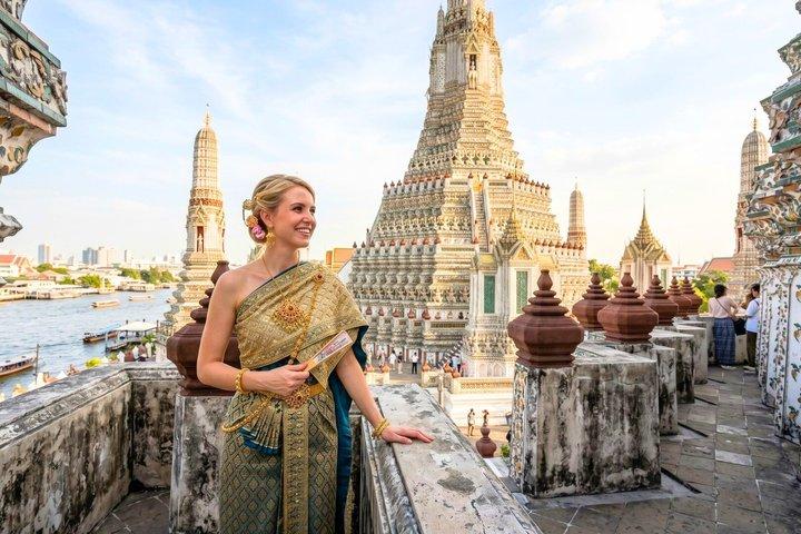 Wat Arun Traditional Thai Costume Experience