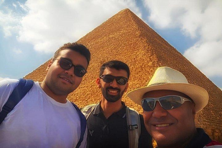 Private Airport Transfer to the Pyramids of Giza