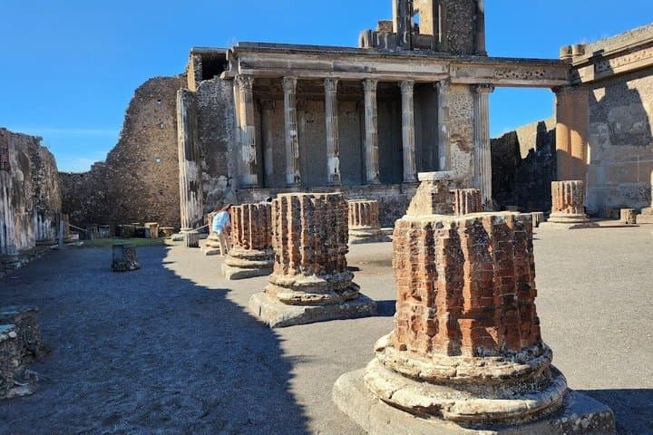 Private Transfer From Naples to Ravello/Sorrento stop at Pompeii