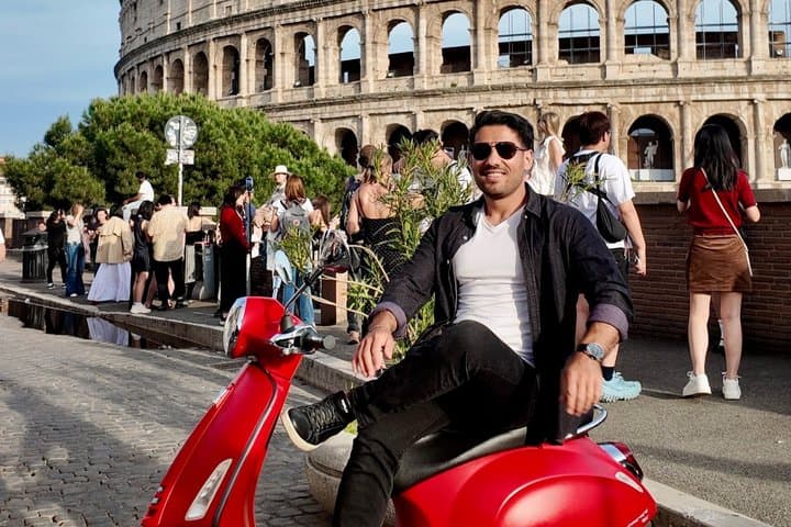 Rome Private Vespa Tour with Pick-up and Drop-off your Hotel