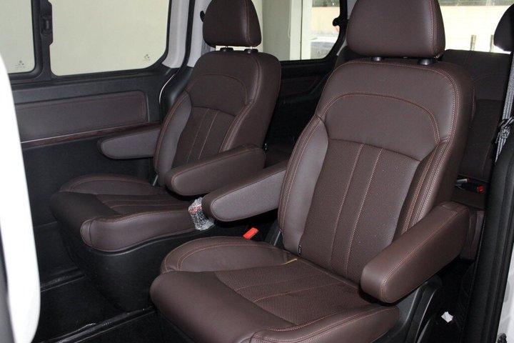 Guangzhou Private Car Service with English Speaking Driver