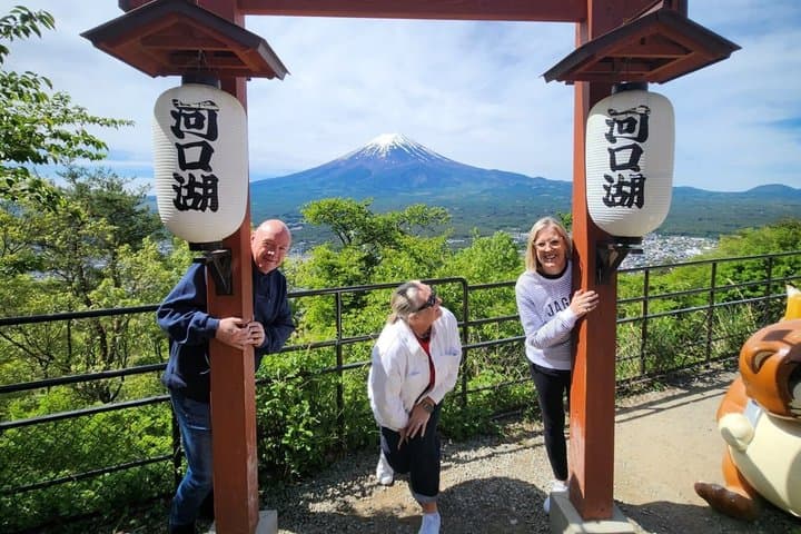 Private Tour of Mount Fuji with English speaking driver