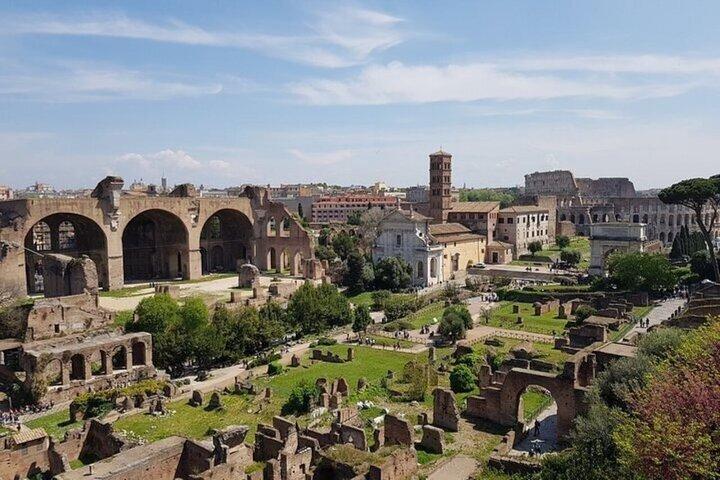 Colosseum Roman Forum and Palatine Hill Audio Guide.