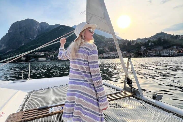4h Catamaran Tour on Lake Como with Snacks - from Tremezzo