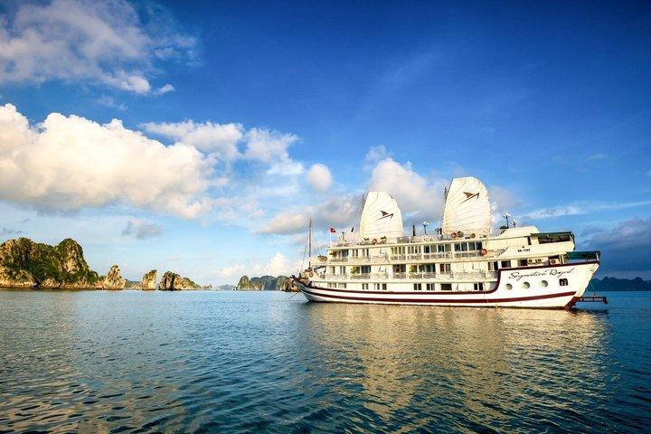 Hanoi : Bai Tu Long Bay with Signature Cruises 2D1N Tour