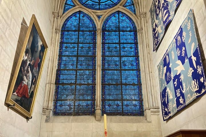 Guided Tour inside Notre-Dame - Licensed Guide & Reserved Access