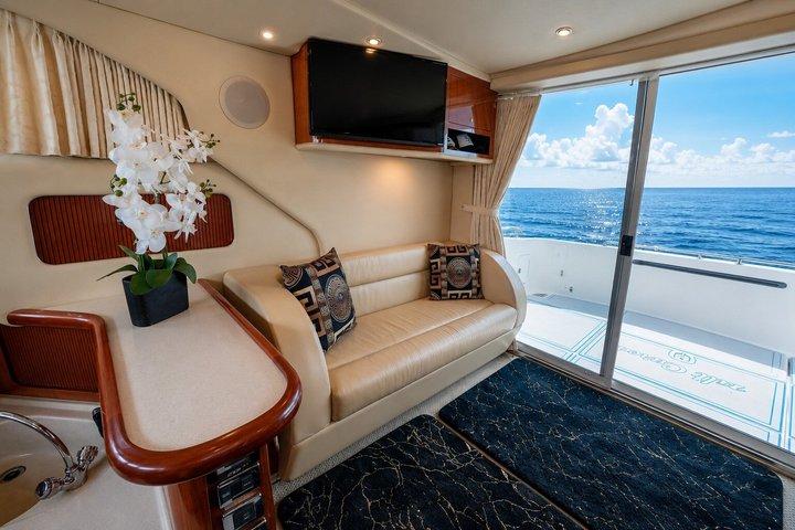 50ft Yacht, 2 Jet ski and Free Hour Salt Miami Yacht Rental