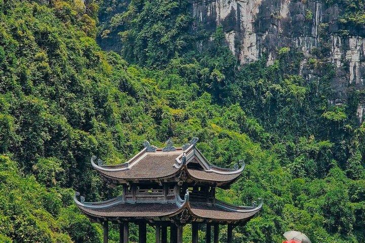 Tailor-Made Ninh Binh Experience with Private Guide & Luxury Car