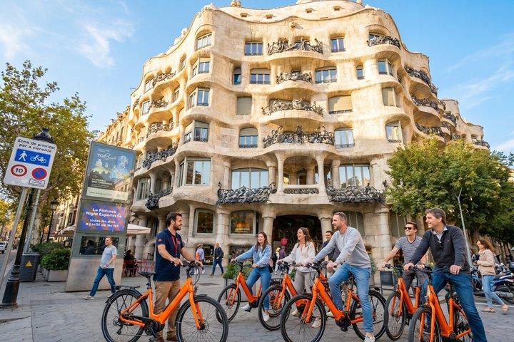 Barcelona Bike or E-Bike Express Tour: Top 10 in 90 Min