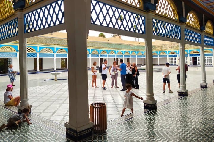 Marrakech: Bahia Palace, Saadian Tombs & Medina