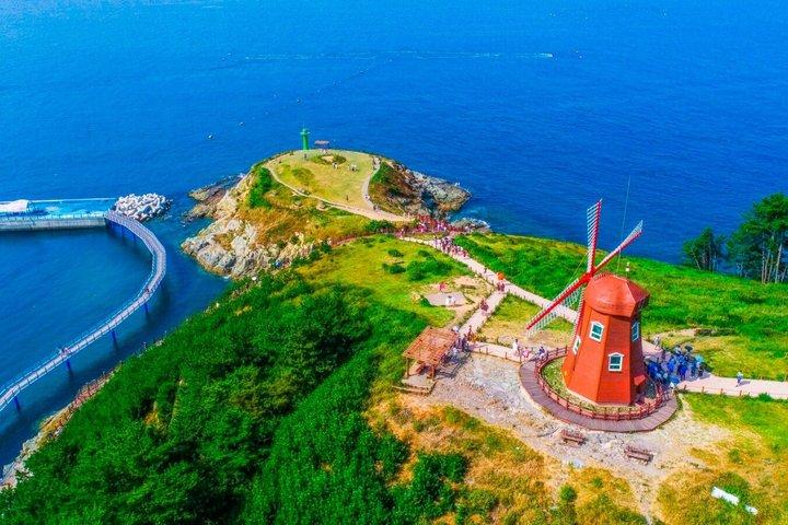 Geoje Cable Car and Oedo Botania Coastal Day Tour from Busan