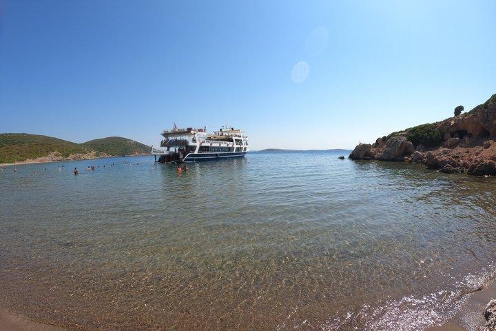 From Izmir Full Day Boat Tour of Cesme with Mediterranean Lunch