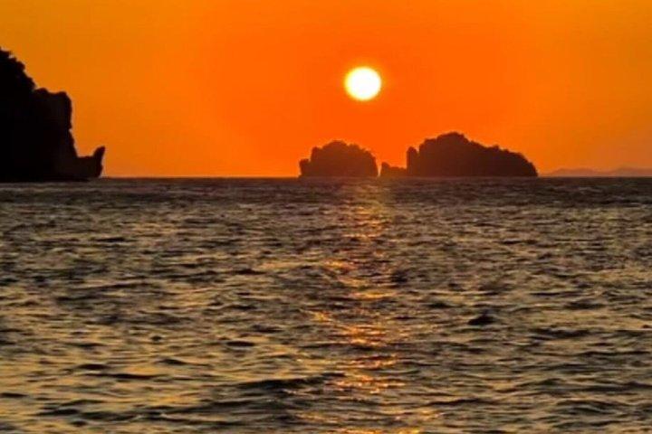 Sunset and Bioluminescent Plankton Boat Tour From Koh Lanta