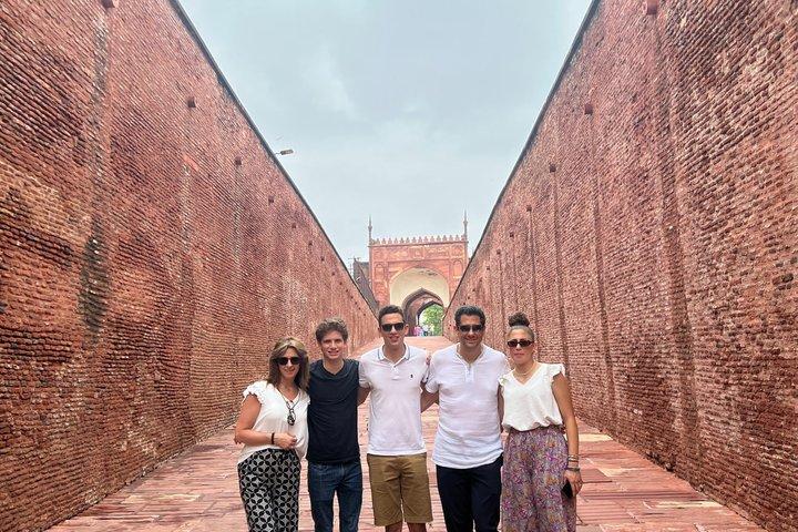 Taj Mahal and Agra Day Trip by Car from Delhi with 5 Star Lunch