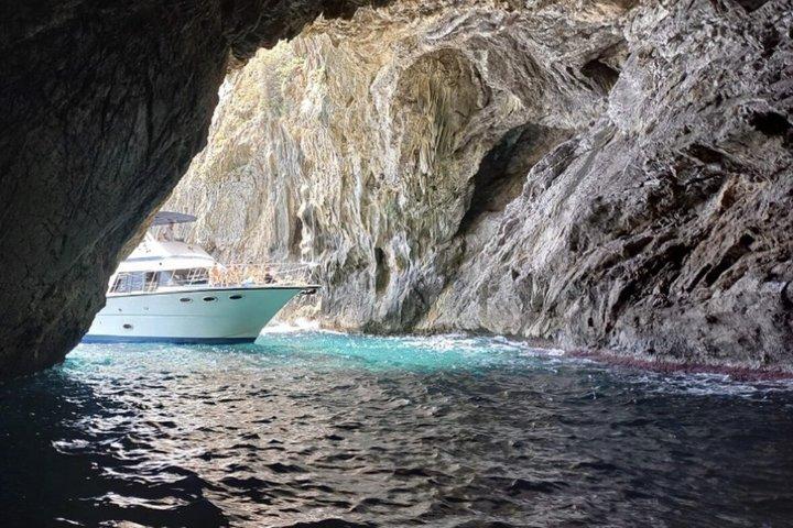 Premier Cruises Mallorca: Sunset with Drinks, SUP & Snorkel