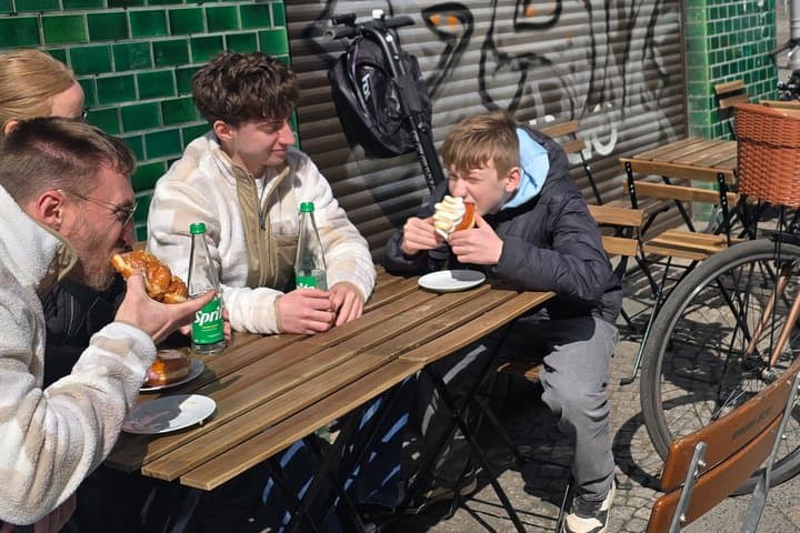 Berlin - Tasty Bike Tour - Streets - Food - Lifestyle