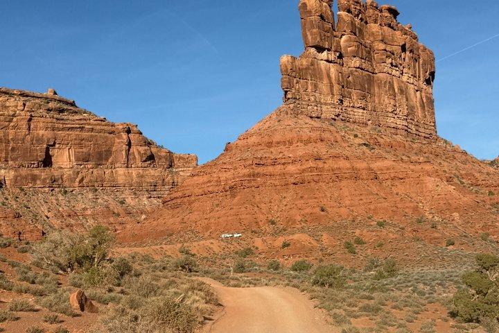 Valley of the Gods Scenic Loop Self Guided Audio Driving Tour