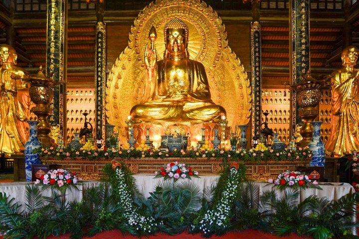 Hanoi Private Tour from Bai Dinh Pagoda to Mua Cave
