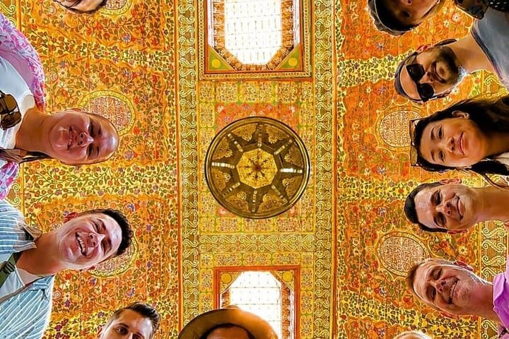 Marrakech: Bahia Palace, Saadian Tombs, Medina & Souks Tour