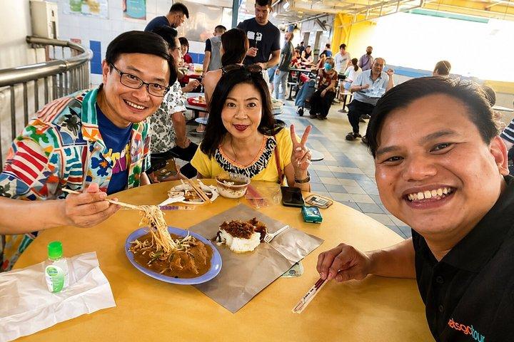 Beyond Michelin: Chinatown Hawker Food Tour with 8 Tastings