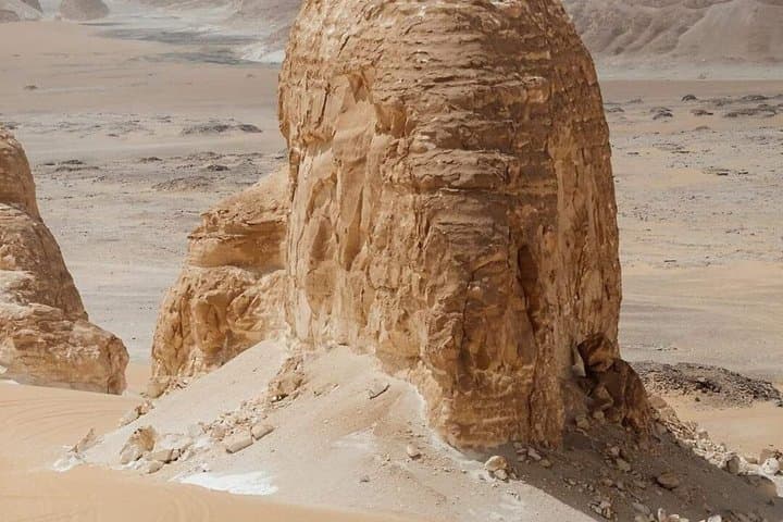 Cairo: 1 Night 2-Days Bahariya Oasis Camp and Desert Tour