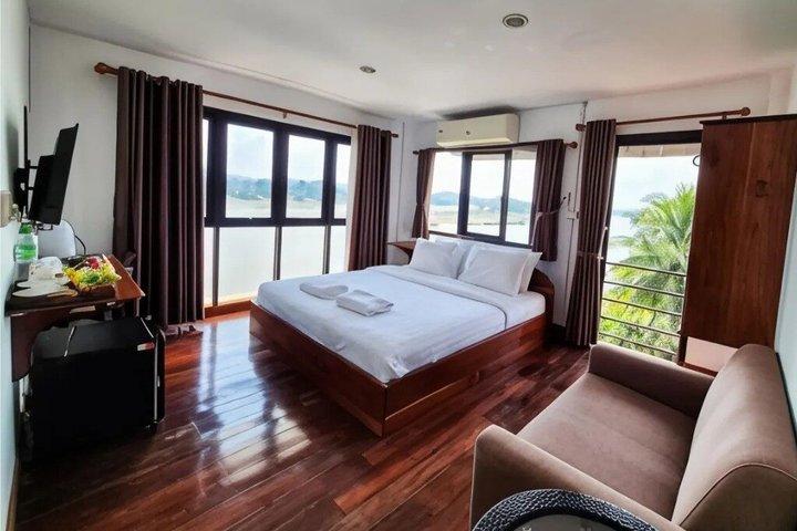 Chiang Mai: 3 Days 2 Nights Slow Boat Transfer to Luang Prabang