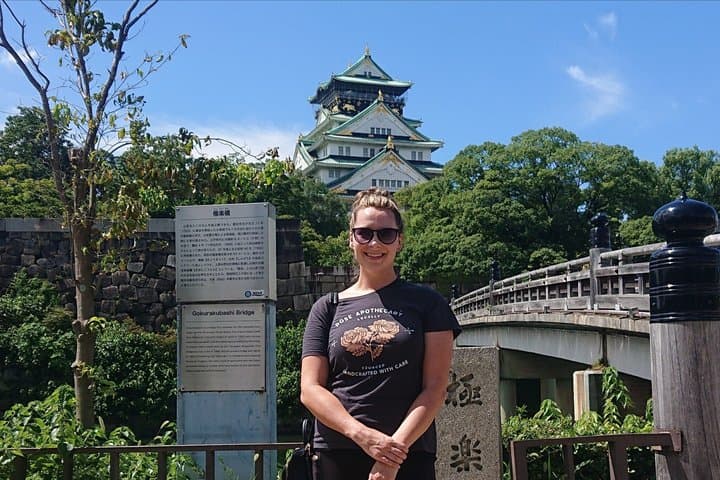 Osaka 4hr Private Tour with Government-Licensed Guide