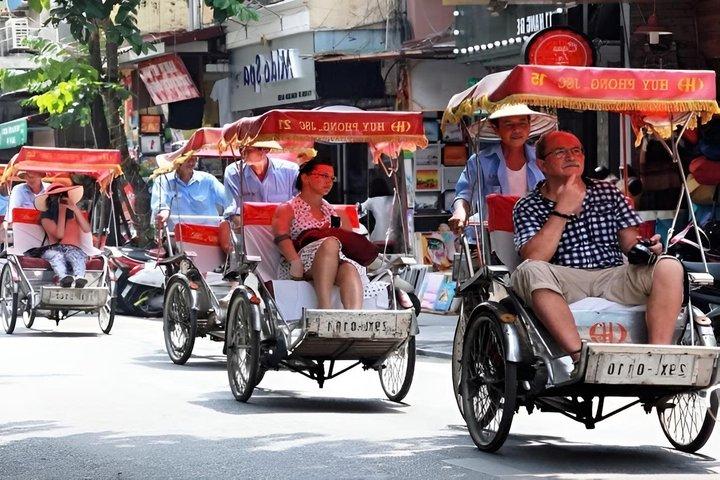 Hanoi Old Quarter Sightseeing Tour by Traditional Cyclo Rickshaw