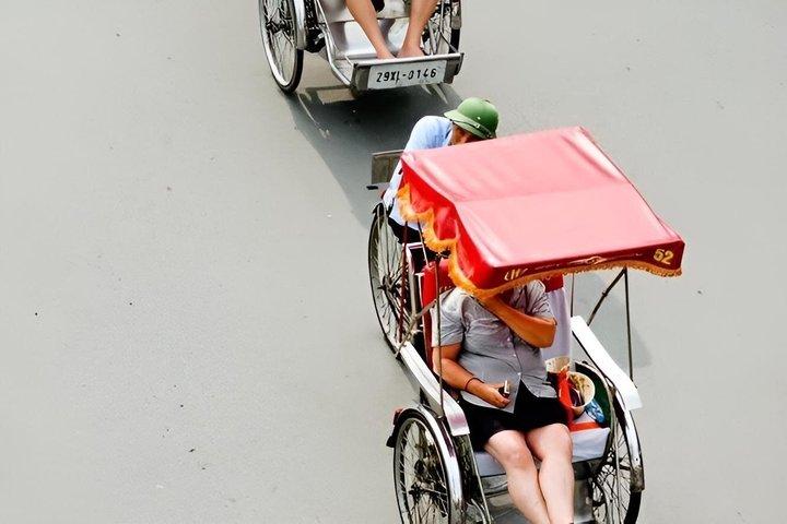 Hanoi Old Quarter Sightseeing Tour by Traditional Cyclo Rickshaw