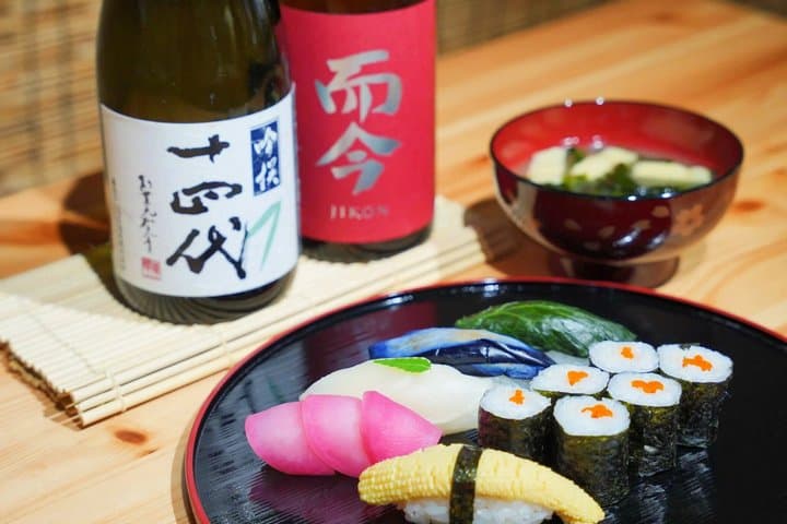 Tokyo Tsukiji Fish Market Tour & Sushi Making class with Pro Chef
