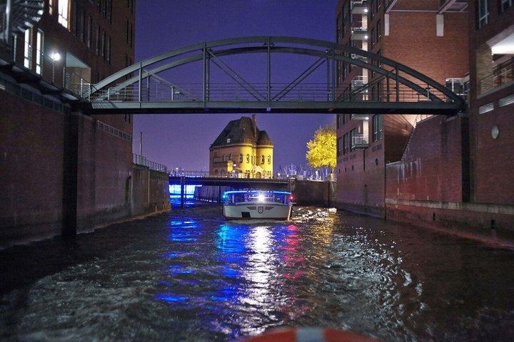 90 minutes Hamburg Evening light tour to the Speicherstadt