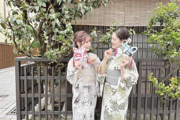 Kyoto: Family-Friendly Kimono & Yukata Experience at WARGO