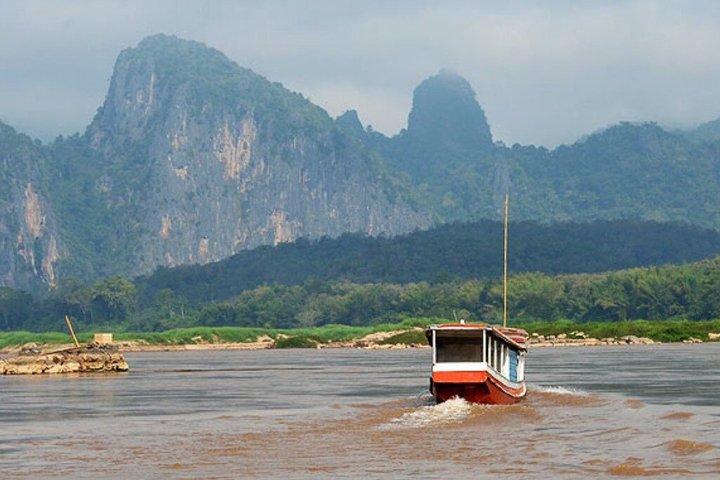 Chiang Mai: 3 Days 2 Nights Slow Boat Transfer to Luang Prabang