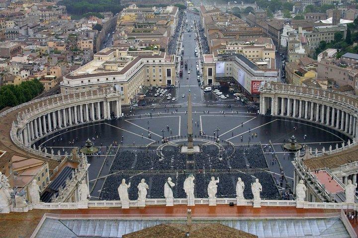 St. Peters Basilica, Papal Tombs and Underground Grottoes Tour