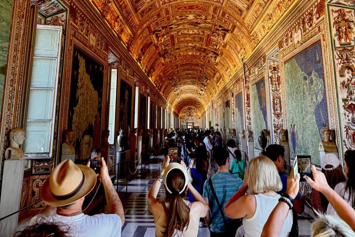 Vatican Museums & Sistine Chapel Guided Tour in English
