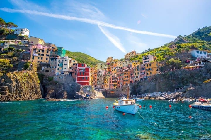 Magic of Cinque Terre: Day trip Fast Train from Rome Local Guide
