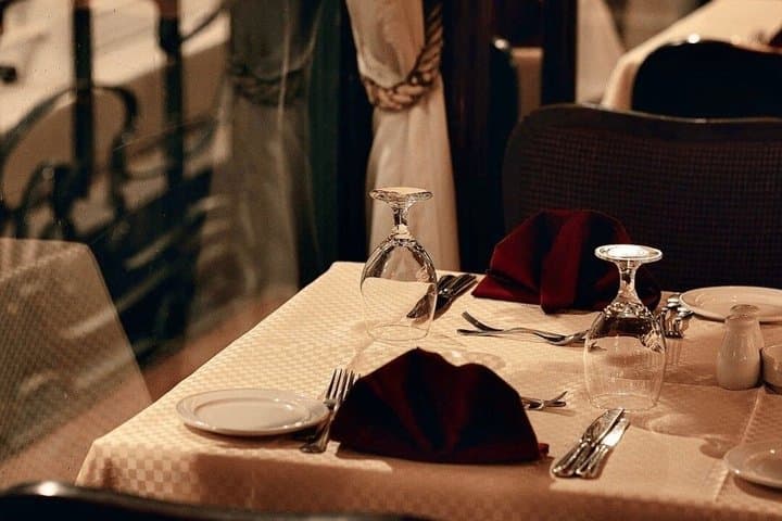 Cairo Nile Dinner Cruise With Tannoura And Belly Dancer Show